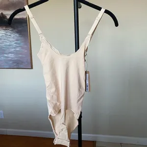 NWT Skims‎ Everyday Sculpt Bodysuit Sand Size L thumbnail 3