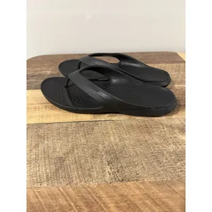 Crocs Kadee II Iconic Flip Flops Sandals Womens 10‎ Mens 8 Black Comfort Slides thumbnail 3