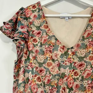 Gilli Women’s Short Sleeve V Neck Floral Print Blouse Blue Pink Size Large EUC thumbnail 2