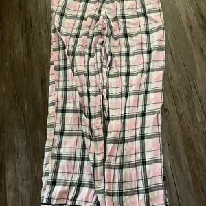 Ladies Victoria's Secret Pajama Pants Large Pink Gray Plaid Mid Rise Lounge thumbnail 2