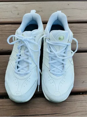 Women’s NIKE athletic sneakers 🌟 thumbnail 3