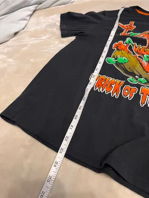 HALLOWEEN Trick or Treat Graphic Tee Short Sleeve Women’s Sz L EUC thumbnail 5