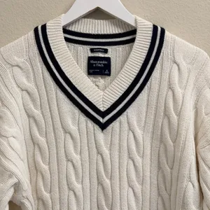 Abercrombie & Fitch Oversized Cable‎ Knit Sweater Women Small V-Neck Fisherman thumbnail 3