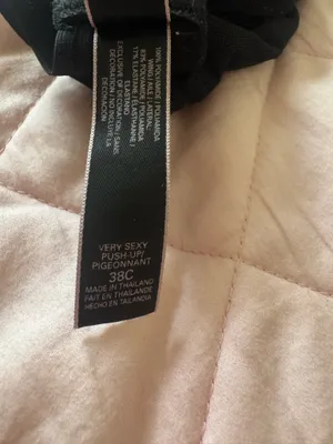 Victoria's Secret Black Lace Very Sexy Push-Up Bra thumbnail 3