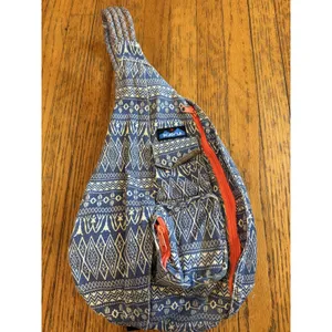 KAVU Rope Sling Bag Womens Blue White Aztec Pattern Canvas Crossbody Backpack thumbnail 8