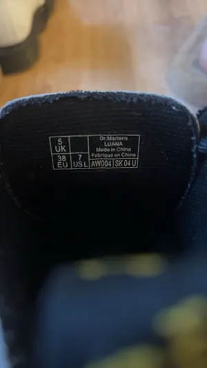 Dr. Martens thumbnail 4