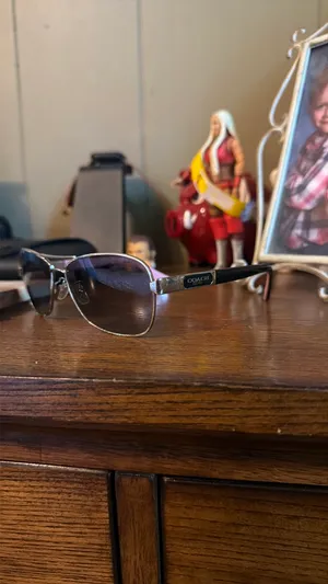 Coach Sunglasses thumbnail 2