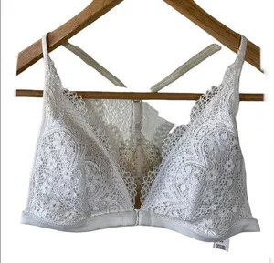 Victoria’s Secret Body by Victoria Cream Lace Bra Bralette Size Small thumbnail 1