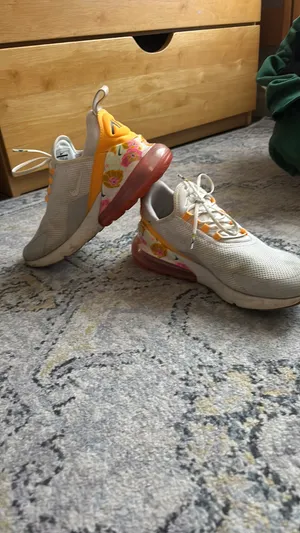 Custom Nike Air Max thumbnail 2