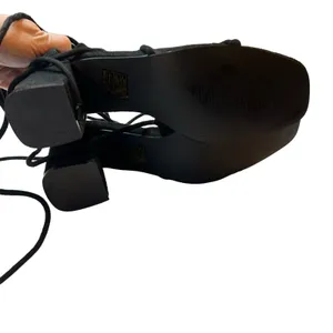 Pretty Little Thing‎ Pump Heel Size 5 Lace Up Black thumbnail 7