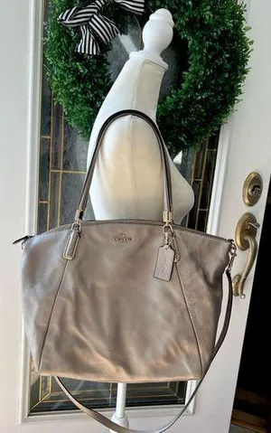 Coach | ladies Kelsey crossbody satchel handbag. thumbnail 1