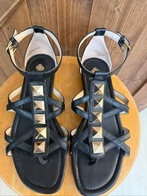 Isola Women’s Black Studded Gladiator Sandals Size 7.5M thumbnail 7