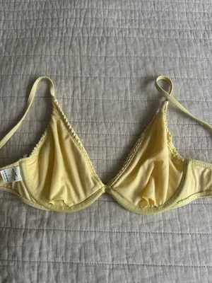 Yellow Hollister Bikini Set thumbnail 5