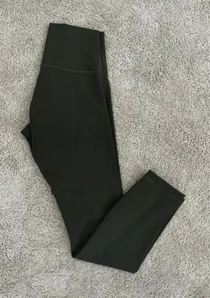 Lululemon Wunder Under thumbnail 1