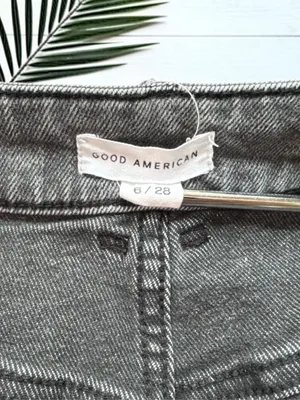 Good American Good Curve Distressed Denim Shorts Gray Wash Size 6 / 28 - Baddie thumbnail 8