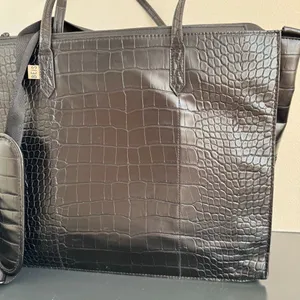 BEIS Large Work Tote Black Crocodile 14.5” x 11” Vegan Leather Zip Closure thumbnail 2