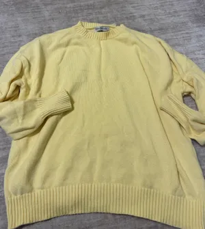 Grey Bandit butter yellow sweater size medium thumbnail 1