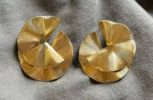 Elegant Gold thumbnail 1