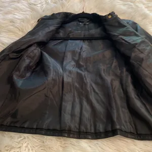 Baccini Faux Leather Black Women's Jacket size S excellent condition length 23” thumbnail 8