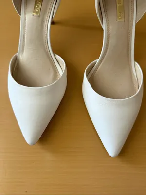 Louise et Cie Womens 7.5 White Leather D’Orsay Pumps Pointed Toe Ankle Strap thumbnail 3