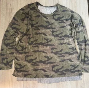 American eagle outfitters green black camo camouflage crewneck crew sweatshirt thumbnail 1