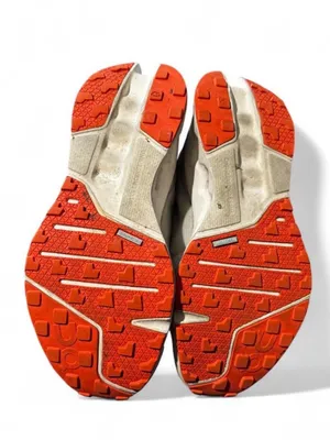 On Running Gray Trainer with Orange Accent Size 6 thumbnail 5