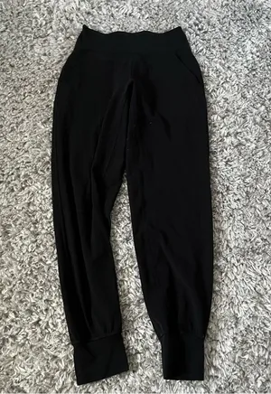 lululemon black align joggers size 4 thumbnail 1