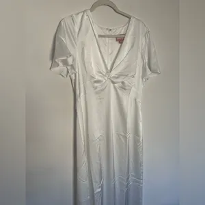 Show Me Your Mumu Rome Twist Gown size XL ivory white luxe satin short sleeve thumbnail 4