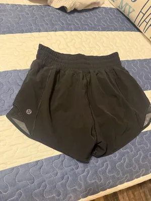 Lululemon Shorts Hot Hot thumbnail 2