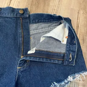 Vintage Lee Cut-Off Jean Shorts - size 14 thumbnail 3