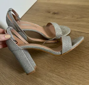Heels Silver Size 6 thumbnail 1