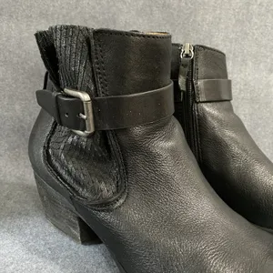 Comfortiva Karen Women's 8‎ W Black Leather Buckle Detail Block Heel Ankle Boots thumbnail 4