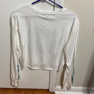 Never worn cropped Adika t shirt thumbnail 2