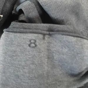 Lululemon Seamlessly Street Crop in Cadet Blue size 8‎ thumbnail 3