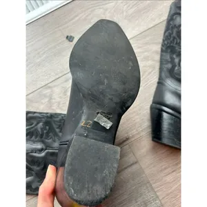 Black cowboy/cowgirl women’s size 7 boots real leather with rubber sole and heel thumbnail 6