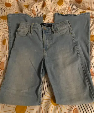 Hollister Bell Bottom Jeans thumbnail 2