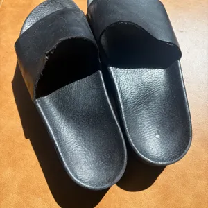 Black Leather Slide Sandals Ribbed Platform Sole Size 8 thumbnail 3