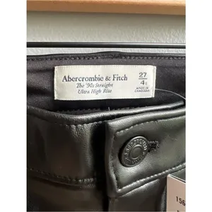 Abercrombie & Fitch NWT Vegan Leather 90s Straight Pant Ultra High Rise Black 27 thumbnail 7