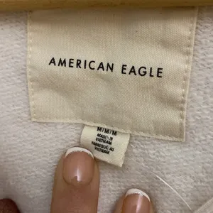 American Eagle Outfitters women’s New! Ivory cropped hoodie/sweatshirt size M thumbnail 3