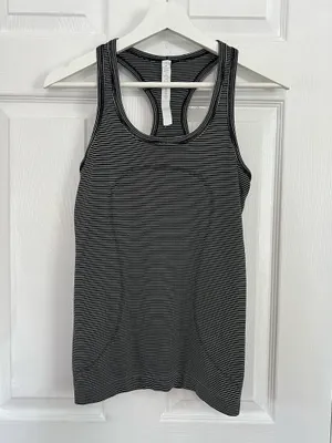 Lululemon Swiftly Tech Racerback Tank Top Size 4 Black Striped Athletic Gym Yoga thumbnail 3