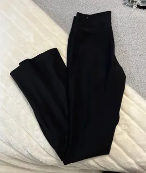 Old Navy Flared Leggings thumbnail 3