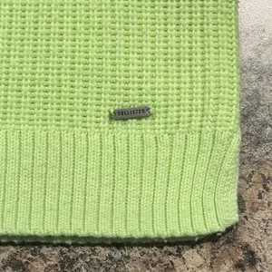 Hollister Sweater Y2K Preppy 90s Streetwear Indie Sleaze Casual Neon Green XS thumbnail 4