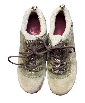 Merrell Shoes Womens‎ Size 8 Dark Olive Ivory Faux Fur Lined Hiking Winter Boots thumbnail 1