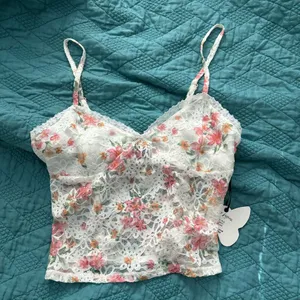Princess Polly Floral Lace Tank thumbnail 1