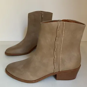 Lucky Brand Ankle Boots 6.5M Tan Faux Leather Western Booties Zip Side Stitching thumbnail 1