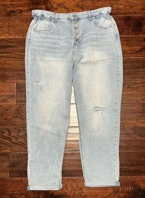 Plus size jeans Size 17, cute and high waisted. thumbnail 1