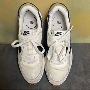 Nike Waffle Debut Women's White Retro Style Sneakers Size 11 thumbnail 15