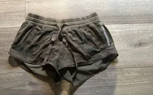 Lululemon Hotty Hot 2.5" thumbnail 1