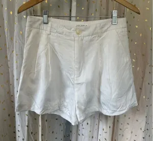 12th Tribe White Silky High Waisted Front Pleated A Line Trouser Shorts L thumbnail 1