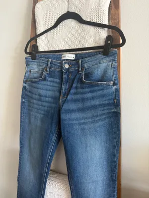NWOT Zara Dark Wash Raw Hem Straight Leg Jeans thumbnail 2